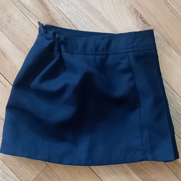 Uniform skiry - Picture 2 of 2